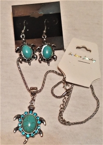 Turquoise Stone Turtle Necklace Set - One left!