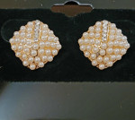  GOLD PLATED SEED PEARL AND CRYSTAL DIAMOND SHAPED EARRINGS - POST Earrings